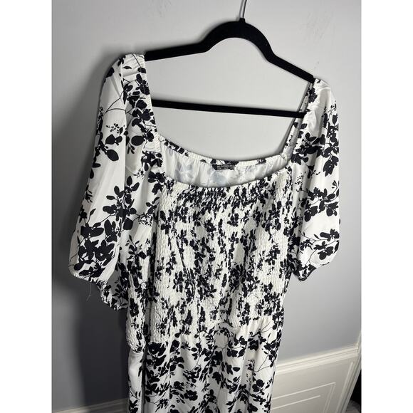 NWT, BloomChic, Size 28, White & Black Floral Smocked Square Neck Maxi Dress - Picture 3 of 6